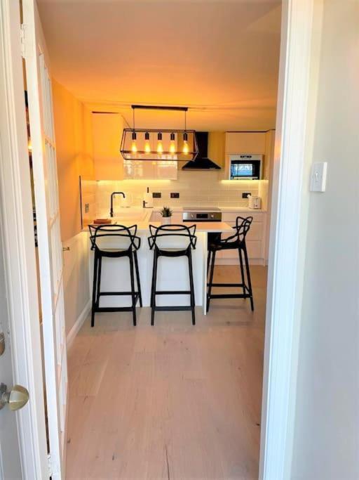 Stylish, Central And Cosy 1Bd Nr Canongate Edinburg Exteriör bild
