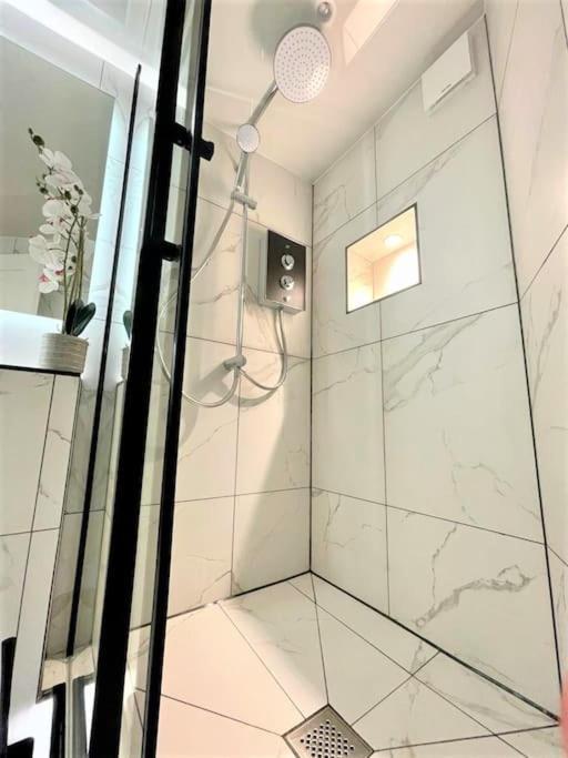 Stylish, Central And Cosy 1Bd Nr Canongate Edinburg Exteriör bild
